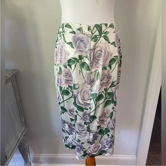 DOLCE & GABBANA SILK
STRETCH ROSE FLORAL PENCIL
SKIRT SIZE 44 - Picture 5 of 13
